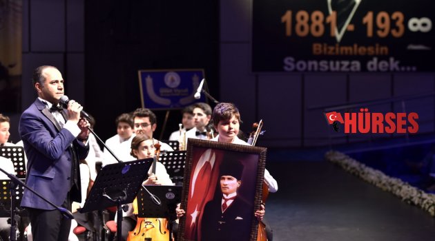 MURATPAŞA’DA İZMİR MARŞI COŞKUSU