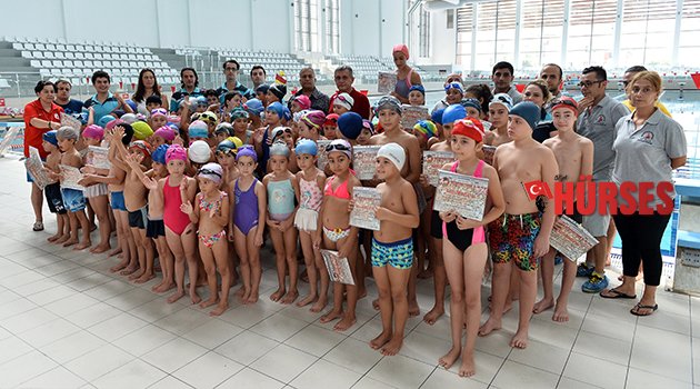 MURATPAŞA’DAN 600 ÇOCUĞA SERTİFİKA