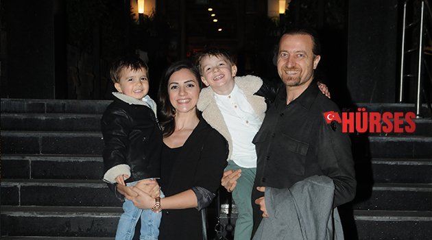 NEŞELİ AİLENİN AKŞAMI
