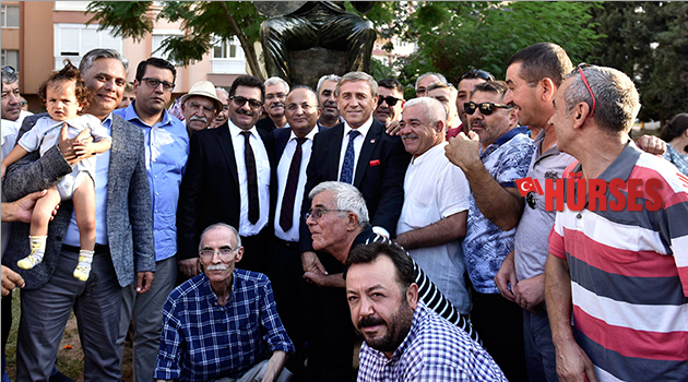 Neşet Ertaş heykeli açıldı
