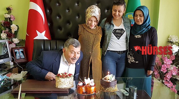 ODA BAŞKANINA SÜRPRİZ KUTLAMA