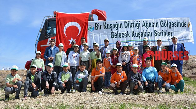 ÖĞRENCİLER FİDAN DİKTİ