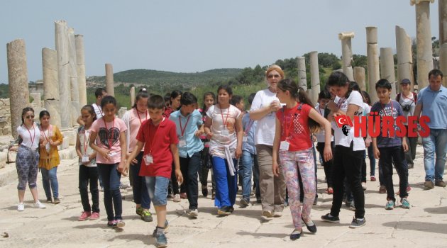 ÖĞRENCİLER PATARA'YI GEZDİ