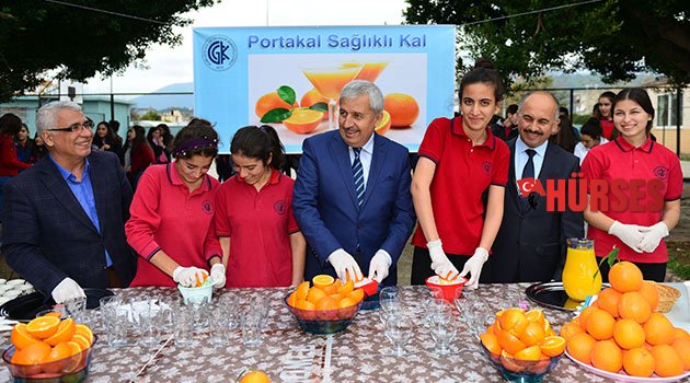 Öğrencilerden portakallı mesaj