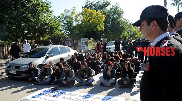 ÖĞRENCİLERDEN SİNEMA SALONU TEPKİSİ
