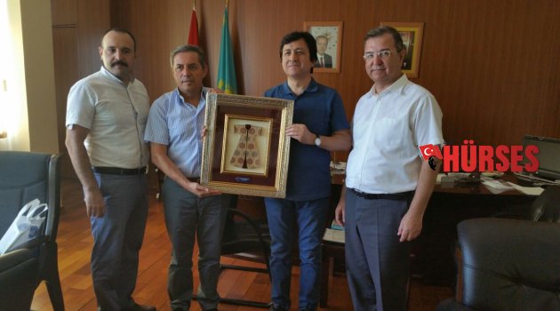 ÖĞRETİM ÜYELERİ KAZAKİSTAN'A GİTTİ