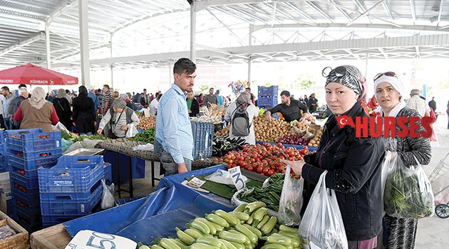 ÖĞRETMENEVLERİ PAZARI İLK KEZ ALIŞVERİŞE AÇILDI