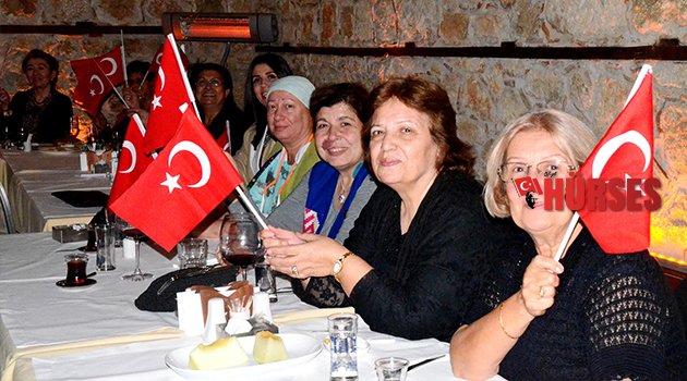 ÖĞRETMENLER CUMHURİYET BAYRAMI'NI KUTLADI