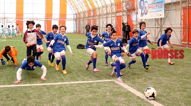 OKULLAR LİGİ'NDE DEVRE ARASI VERİLDİ