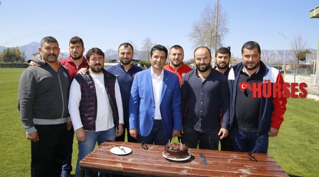 OKULU’YA DOĞUM GÜNÜ SÜRPRİZİ