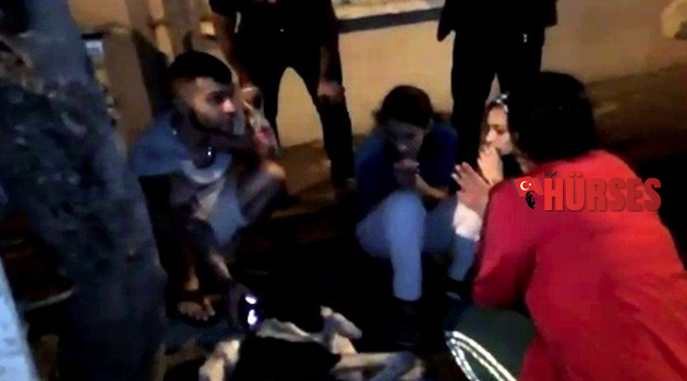 Ölen köpeğinin başında gözyaşı döktü