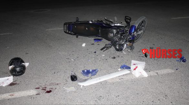 Otomobil, motorsikletle çarpıştı