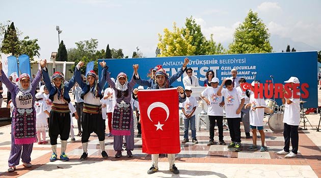 Özel çocuklar ENFEST’te buluştu