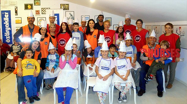 ÖZEL ÇOCUKLAR KURABİYE YAPTI