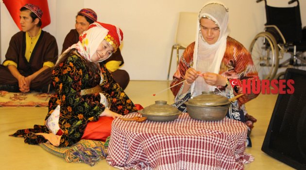 ÖZEL ÖĞRENCİLERİN KARNE SEVİNCİ