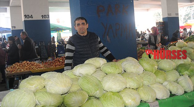 Pazarda ürün çok, alım yok