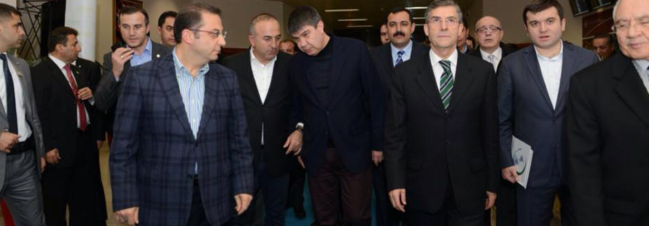 Perde Arkası&#8217;nda Neler Oluyor?