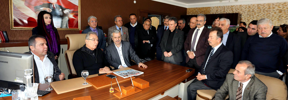 Perde Arkası&#8217;nda Neler Oluyor?