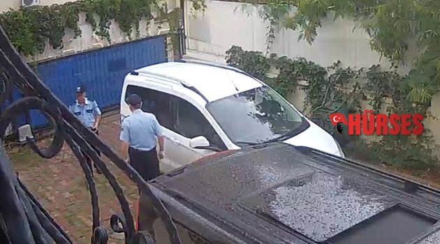 Polis üniformasıyla gasp