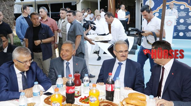 PROTOKOL VE ESNAF İFTARDA BULUŞTU