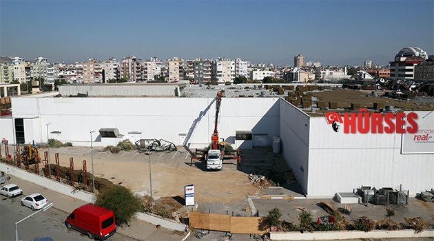 REAL AVM'DE YIKIM ÇALIŞMASI