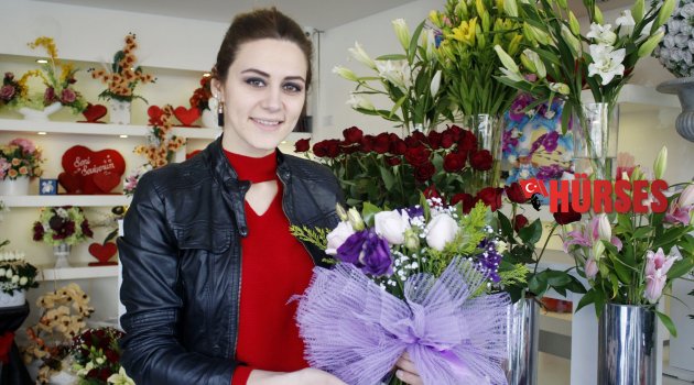 ROMANTİZMİN AZALMASI ÇİÇEK SATIŞLARINI VURDU
