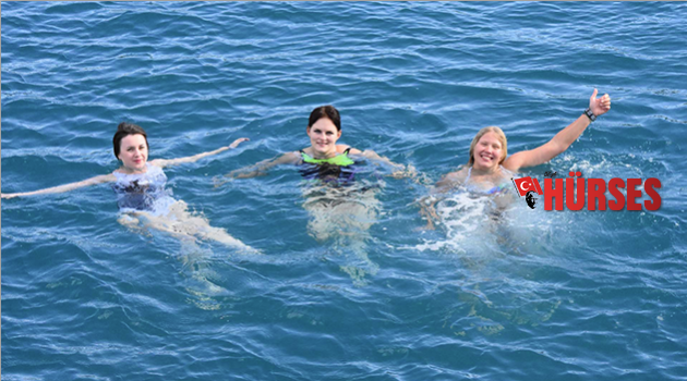 Rus turistler yat turunda