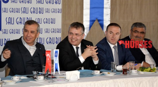 SALI GRUBU'NA ELMALI SUNUMU