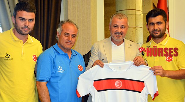 ŞAMPİYONLARDAN BAŞKAN SÖZEN'E ZİYARET