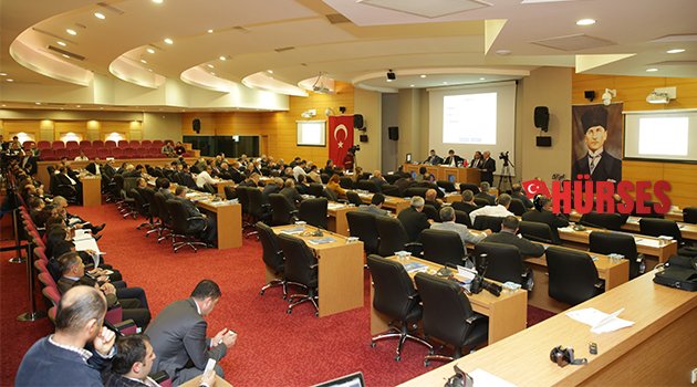 SANATÇILAR SİYASETE MALZEME YAPILIYOR