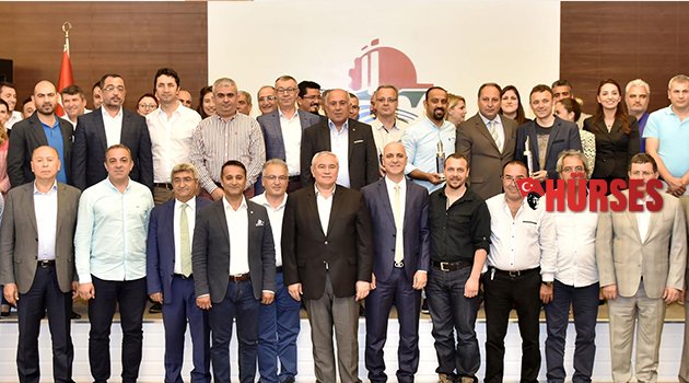 SANAYİCİLER KARİKATÜRCÜLERİ ÖDÜLLENDİRDİ
