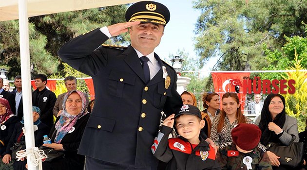 ŞEHİT POLİSLERİ ANDILAR
