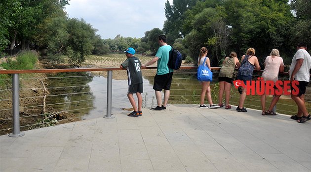 ŞELALE TURİSTLERİ ŞAŞIRTTI