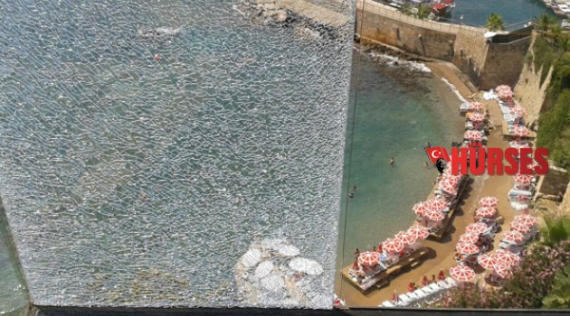 SEYİR TERASININ CAMI KIRILDI!