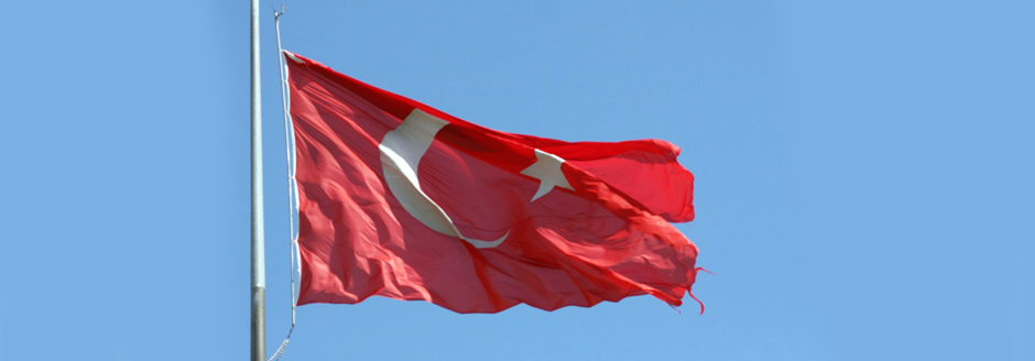 Side&#8217;de Bayrak Tepkisi