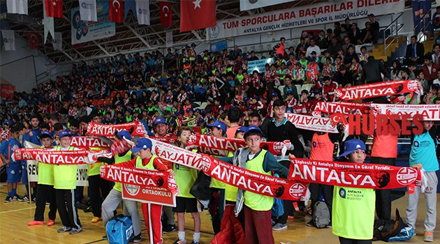 ŞÖLENE HAZIRLANILIYOR