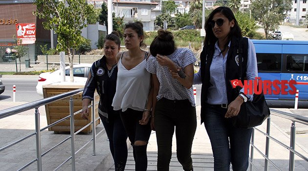 Şüpheli araçtan uyuşturucu çıktı