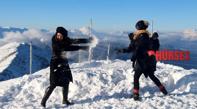 TAHTALI ZİRVESİNDE KAR KEYFİ