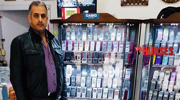 Telefon koleksiyonunu satıyor