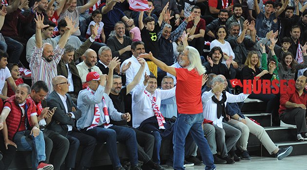 TEZAHÜRATLARA EŞLİK ETTİ