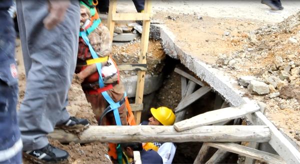 Toprak Altında Kalan 1 İşçi Ağır Yaralandı