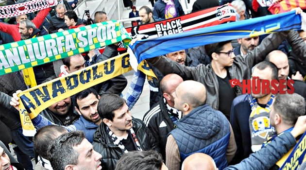 TRİBÜN LİDERLERİ TERÖRÜ LANETLEDİ