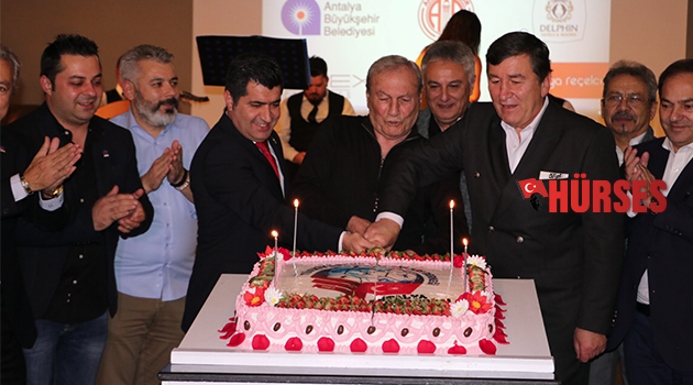 TSYD üyeleri kaynaşma gecesinde buluştu