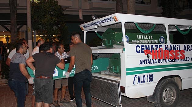 Turizmci odasında ölü bulundu