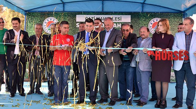 TÜTÜNCÜ’DEN ÇOCUKLARA SENTETİK ÇİM SAHA