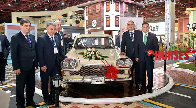 TÜTÜNCÜ, FUARDA TÜM STANTLARI GEZDİ