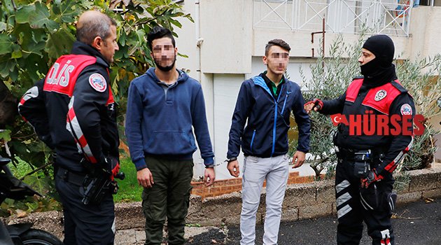 Üç sokak kaçabildiler