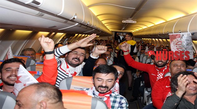 UÇAK TRİBÜNE DÖNDÜ