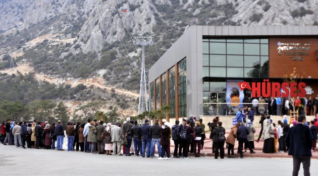 ÜCRETSİZ TELEFERİK KUYRUĞU