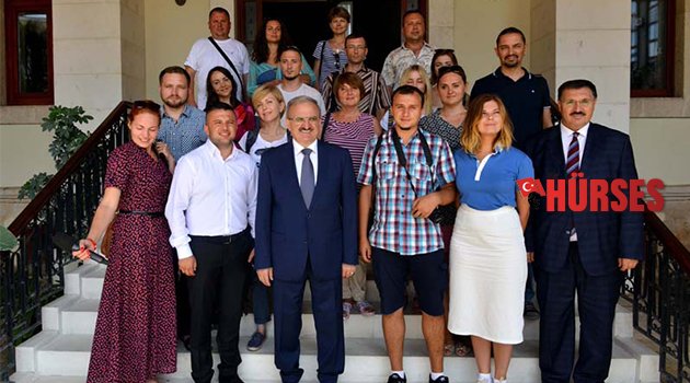 UKRAYNALI GAZETECİLER VALİLİKTE